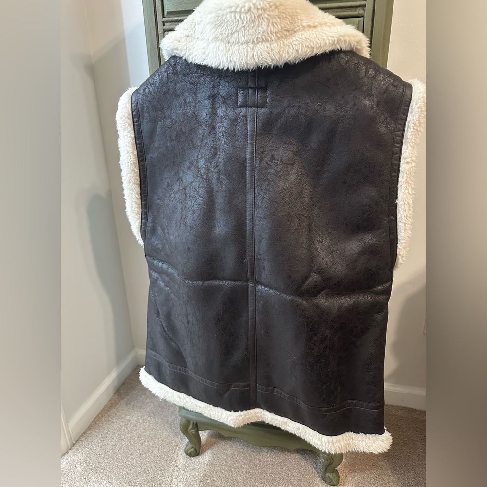 Aerie Cream Sherpa Lined Vest NWT - Picture 11 of 16